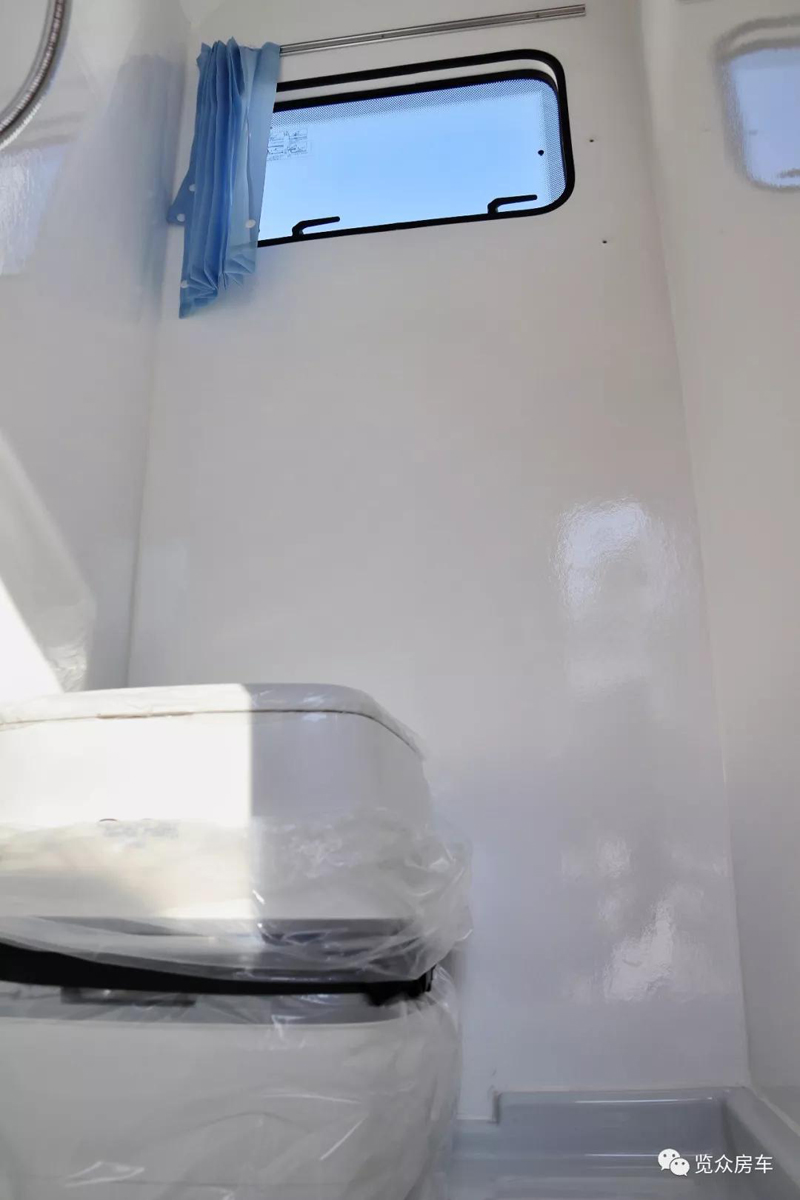 超大床還是國六汽油四驅(qū)房車，選它沒錯(cuò)