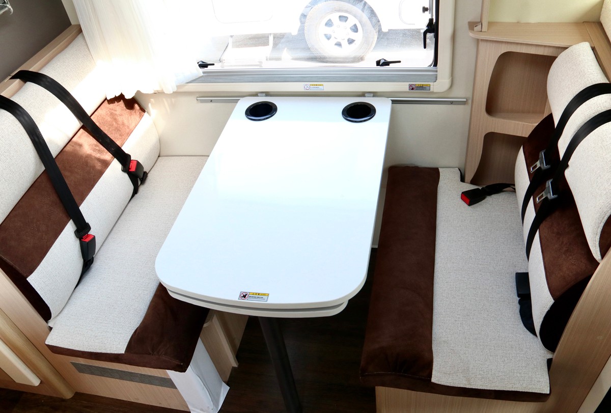 深度房車(chē)自駕，還是要選這樣的房車(chē)