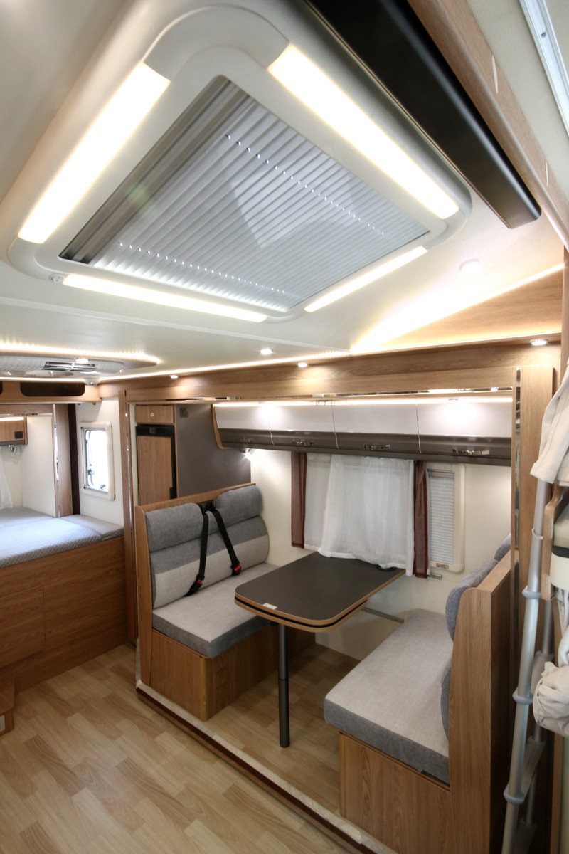 皮卡房車和依維柯房車你會選哪種？