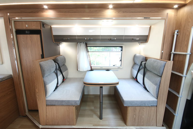 皮卡房車和依維柯房車你會選哪種？