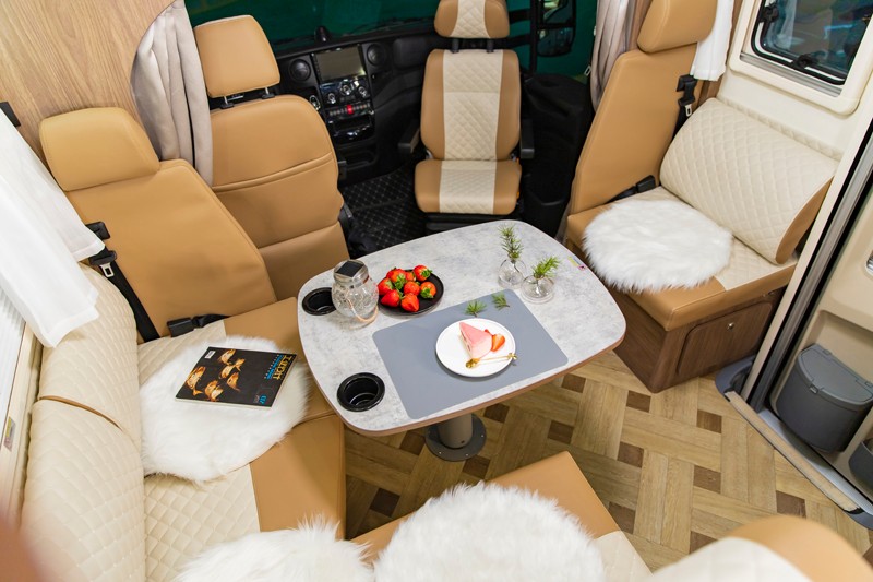 這兩款自動(dòng)擋房車您會(huì)選哪款？