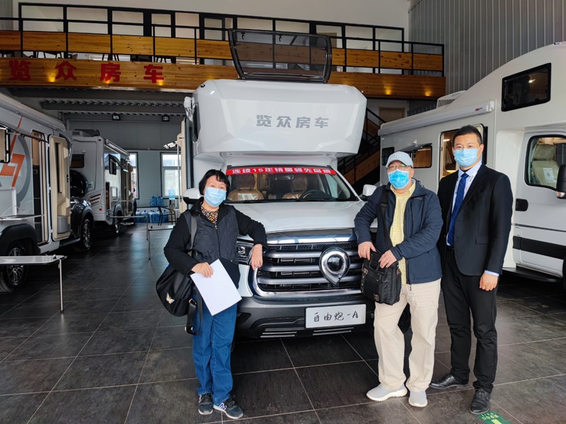 炮營集合，連看自由炮房車