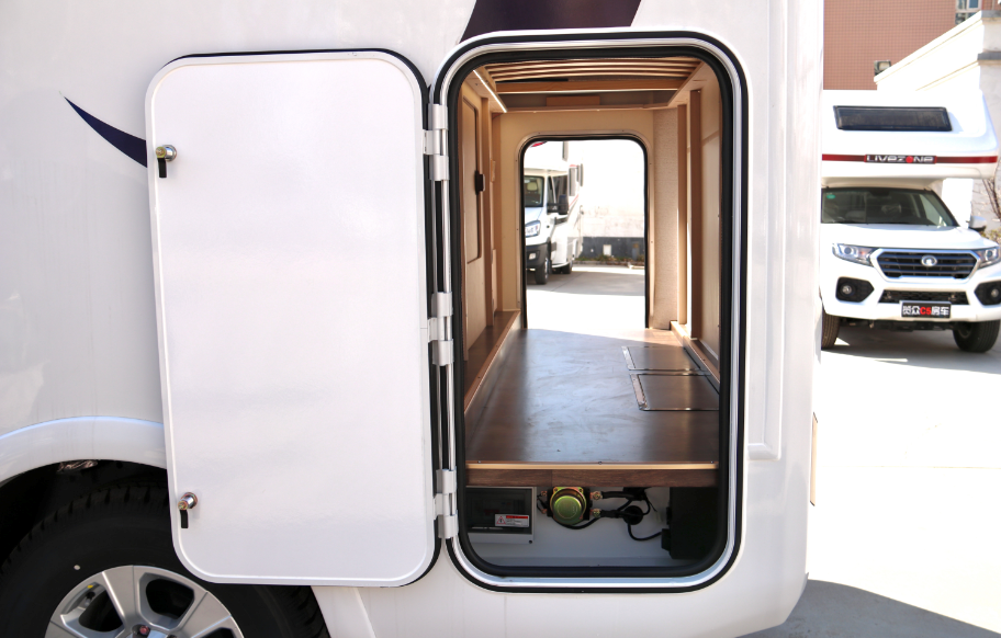 分時四驅(qū)、超大空間、一代經(jīng)典——風駿C7！