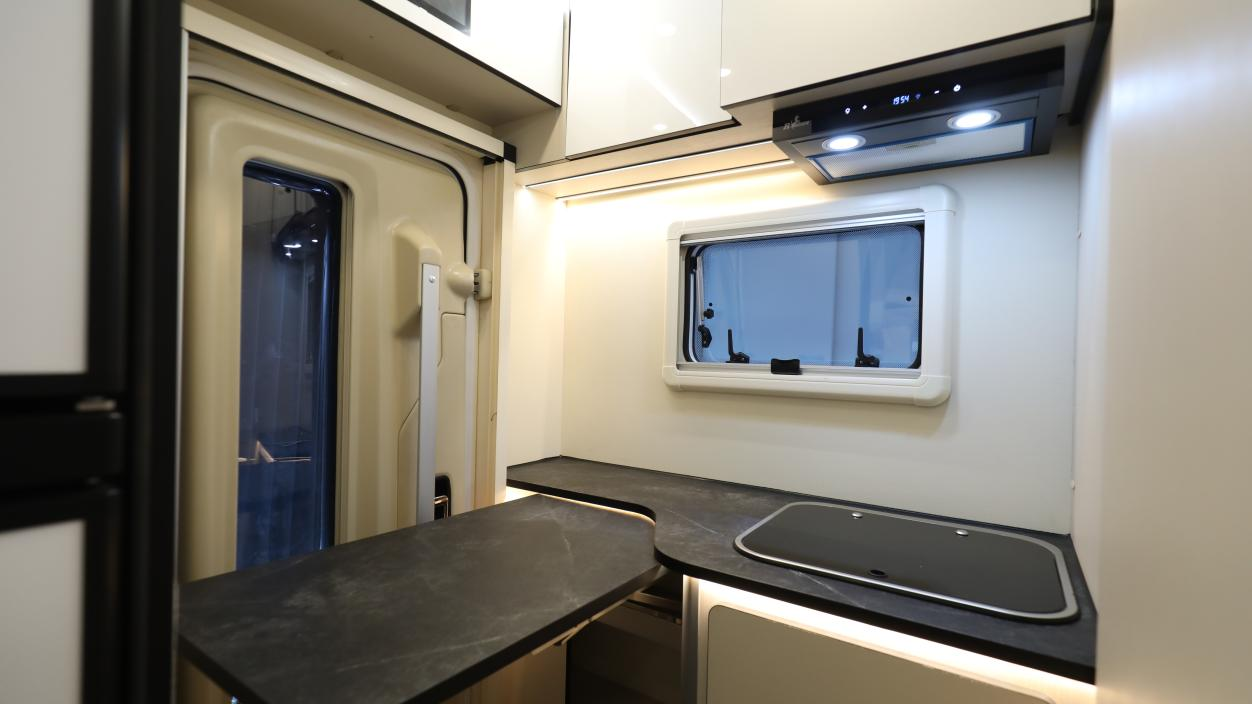 售價公布l自由炮C耀目上市！