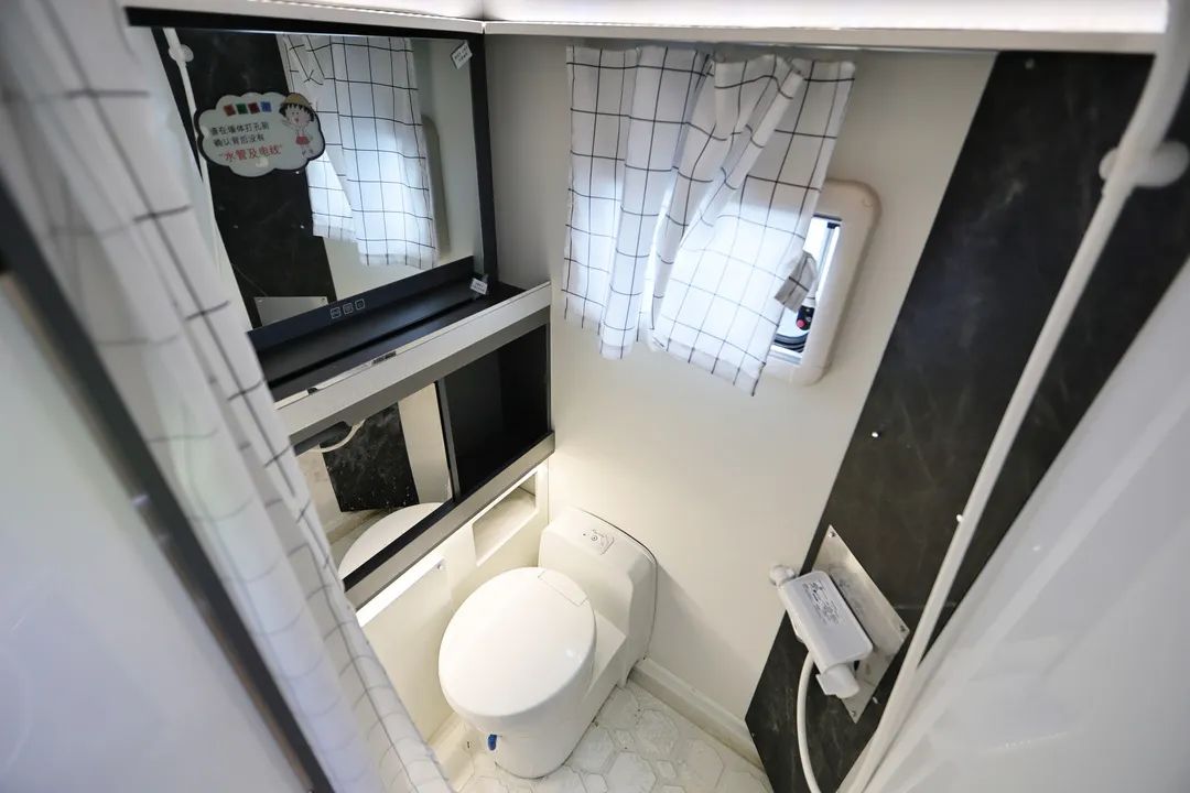 想買輛房車環游中國，該選B型還是C型？