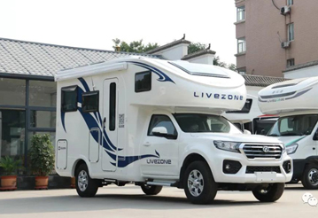 老人孩子房車旅行，選擇這款房車合適